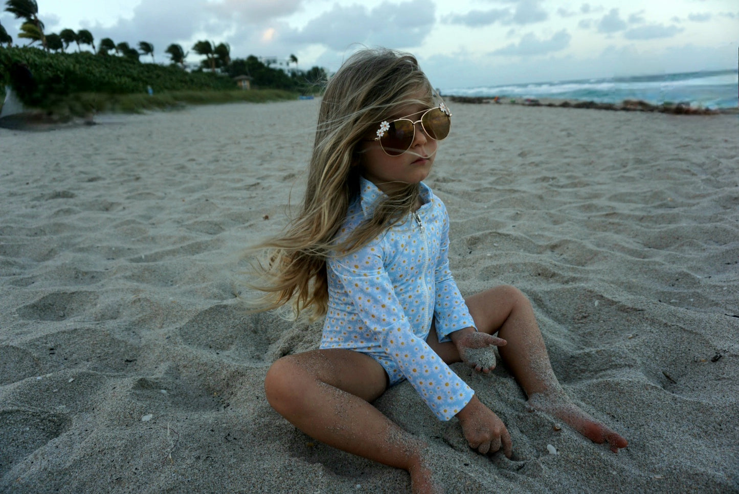 Girls Recycled Onepiece Rashgaurd/ Daisy